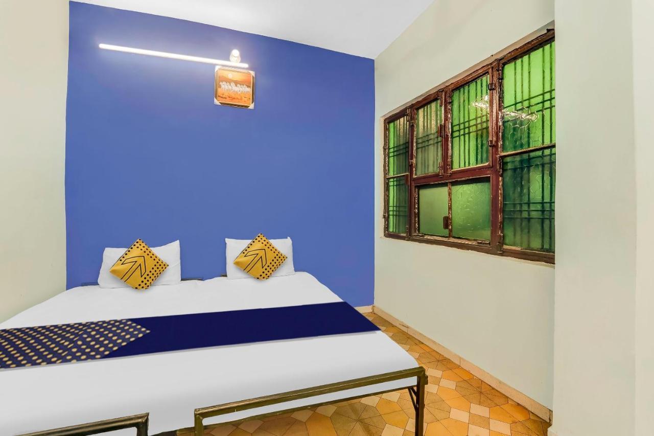 Spot On 81122 Saket Honest Hotel Ayodhya ภายนอก รูปภาพ