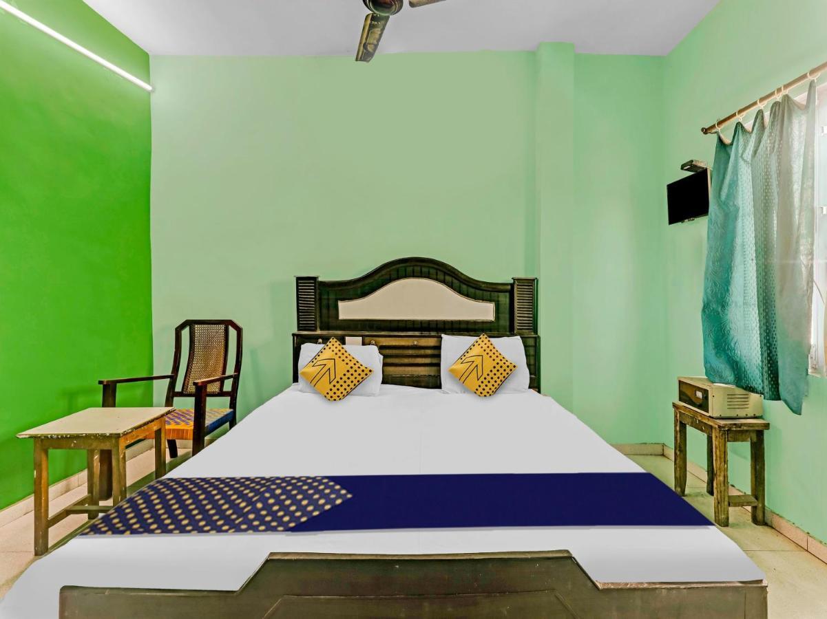 Spot On 81122 Saket Honest Hotel Ayodhya ภายนอก รูปภาพ