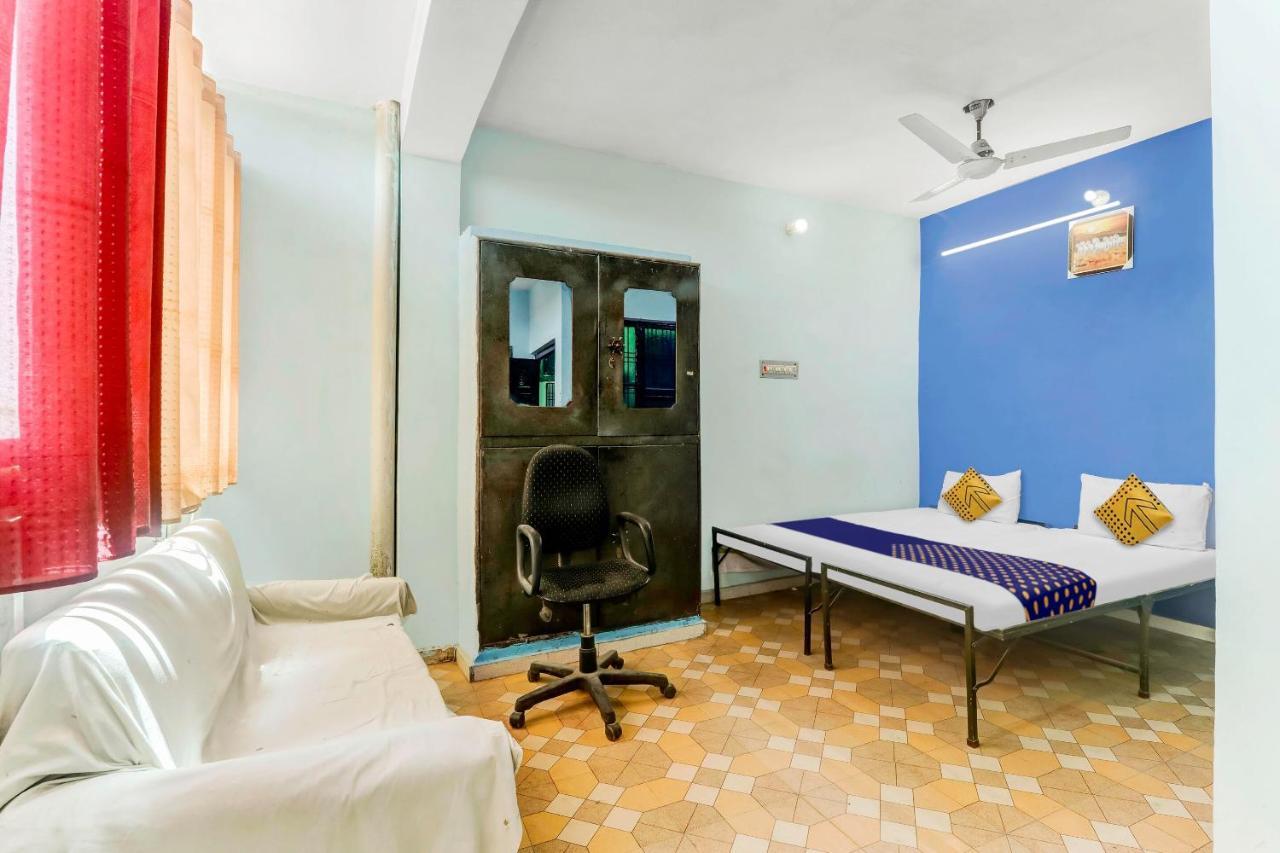 Spot On 81122 Saket Honest Hotel Ayodhya ภายนอก รูปภาพ