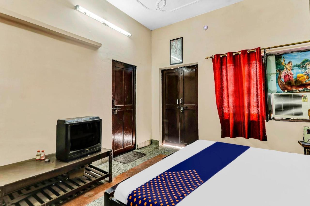 Spot On 81122 Saket Honest Hotel Ayodhya ภายนอก รูปภาพ